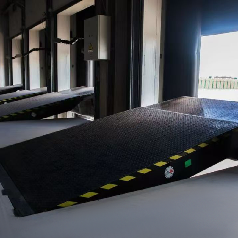 DL-2000 Industrial Dock Leveler med teleskopisk läpp